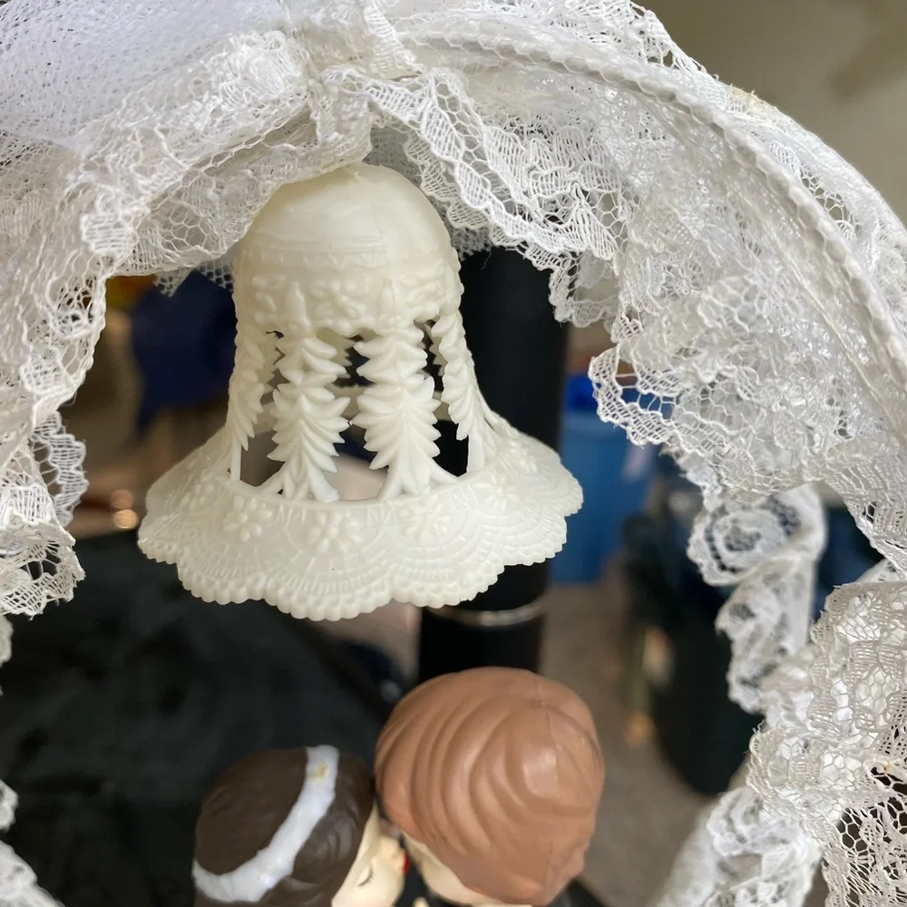 Vintage 10” Wedding Cake Topper Young Bride & Groom White Pearl Arch
